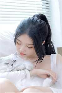 猩红仰望封面