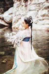 程菲厉筲辰封面